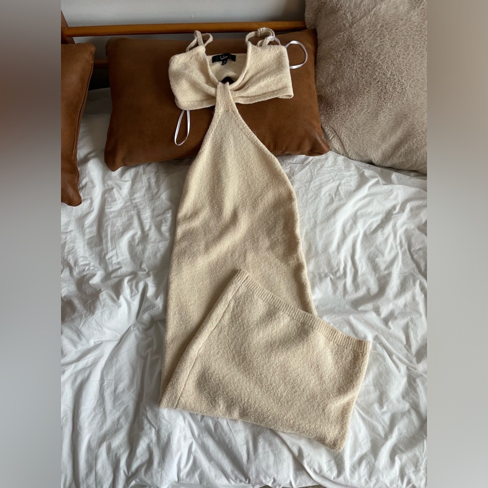 LULUS - CREAM CUTOUT DRESS XS